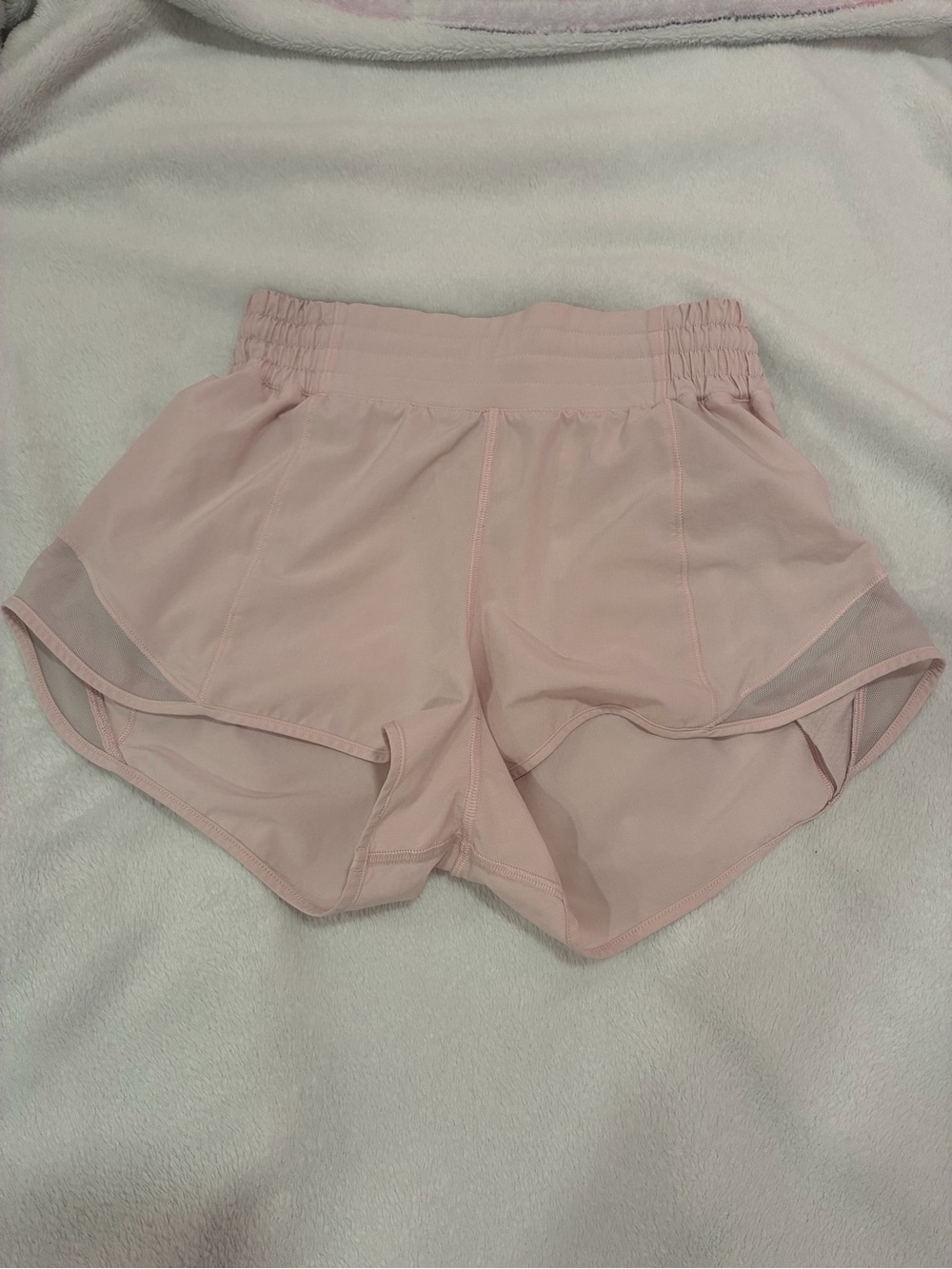 Lululemon Size 4 High Rise Hotty Hot Shorts HAS LINER CUT OUT